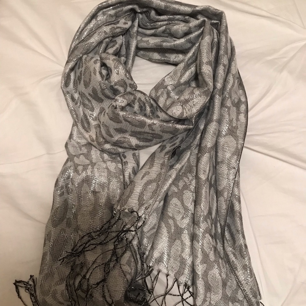 Leopard print metallic scarf
